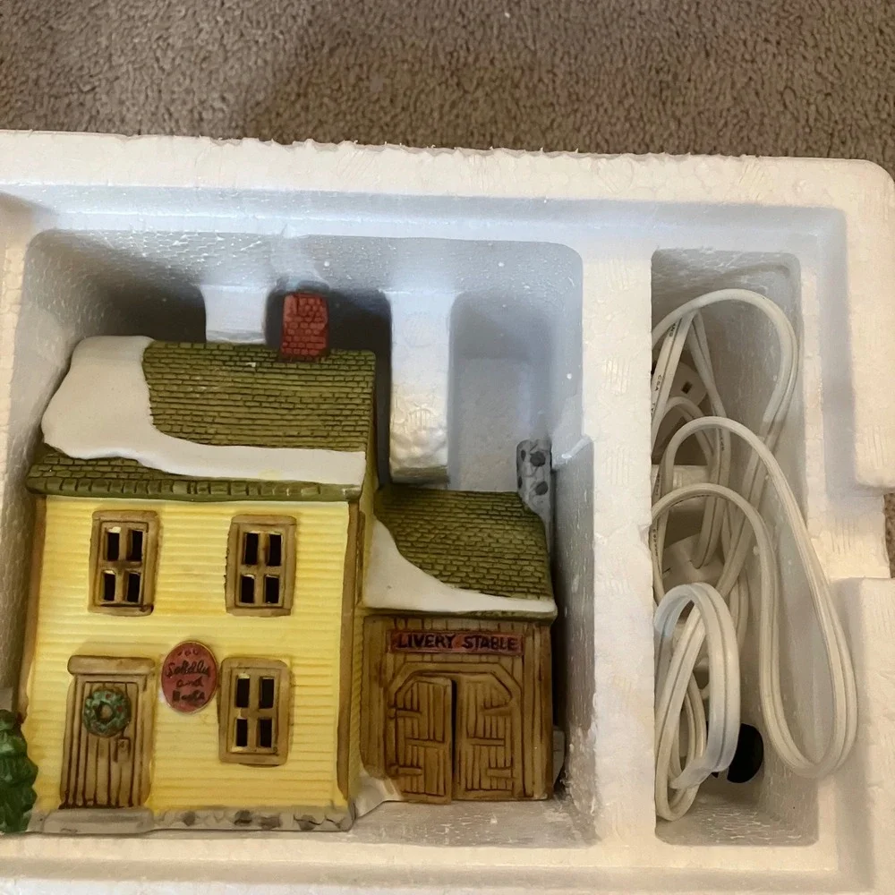 Dept 56 Heritage Village Collection‎ New England Livery Stable Boot Shop 6530-7